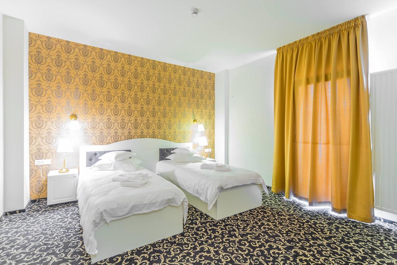 Hotel Complex Havana ตือร์กูออกนา ภายนอก รูปภาพ