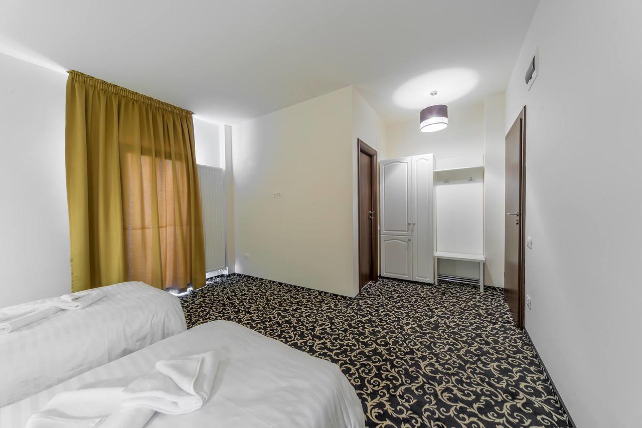 Hotel Complex Havana ตือร์กูออกนา ภายนอก รูปภาพ